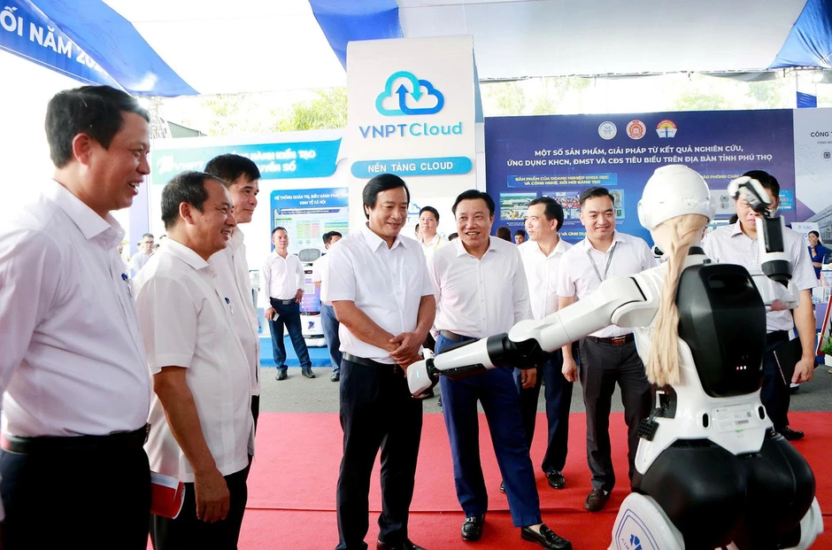 Phú Thọ phát động 90 ngày xây dựng Kho dữ liệu, tạo đột phá trong quản trị, điều hành Phú Thọ phát động 90 ngày xây dựng Kho dữ liệu, tạo đột phá trong quản trị, điều hành