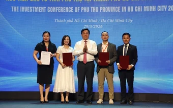 Phú Thọ trao giấy chứng nhận đầu tư cho 4 doanh nghiệp với tổng số vốn hơn 6.600 tỷ đồng