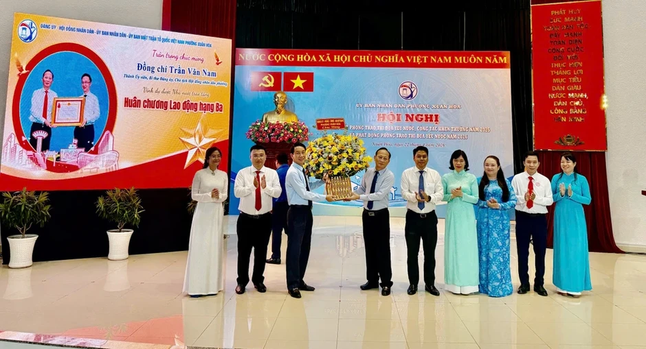 Phường Xuân Hòa, TP.HCM thu ngân sách vượt mốc 3.650 tỉ đồng Phường Xuân Hòa, TP.HCM thu ngân sách vượt mốc 3.650 tỉ đồng