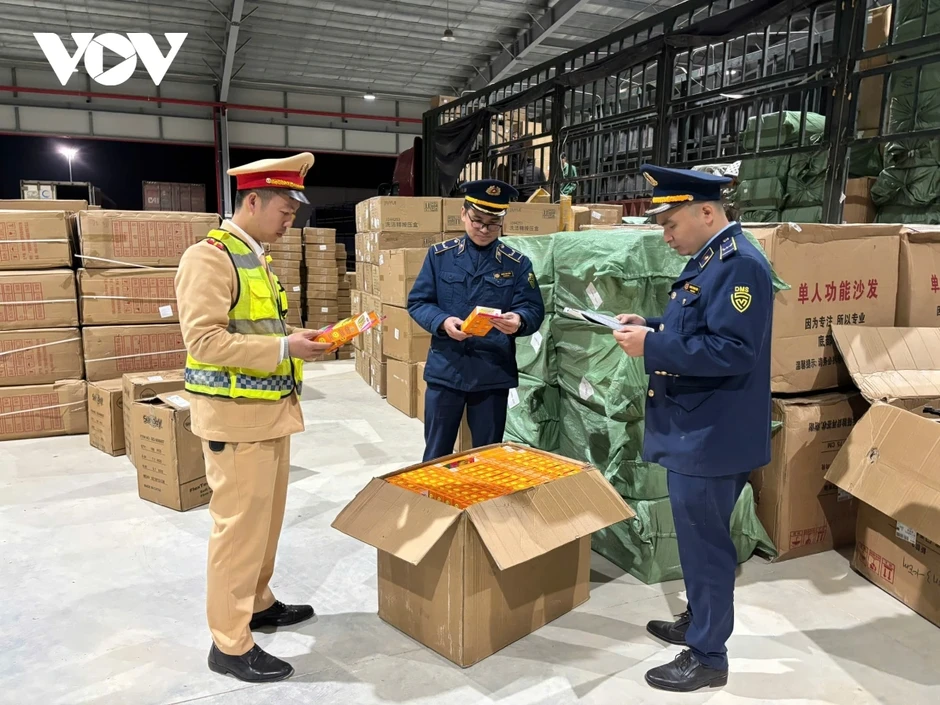 Quản lý thị trường kiểm tra 10.300 vụ, xử lý gần 9.300 vi phạm trong quý I Quản lý thị trường kiểm tra 10.300 vụ, xử lý gần 9.300 vi phạm trong quý I