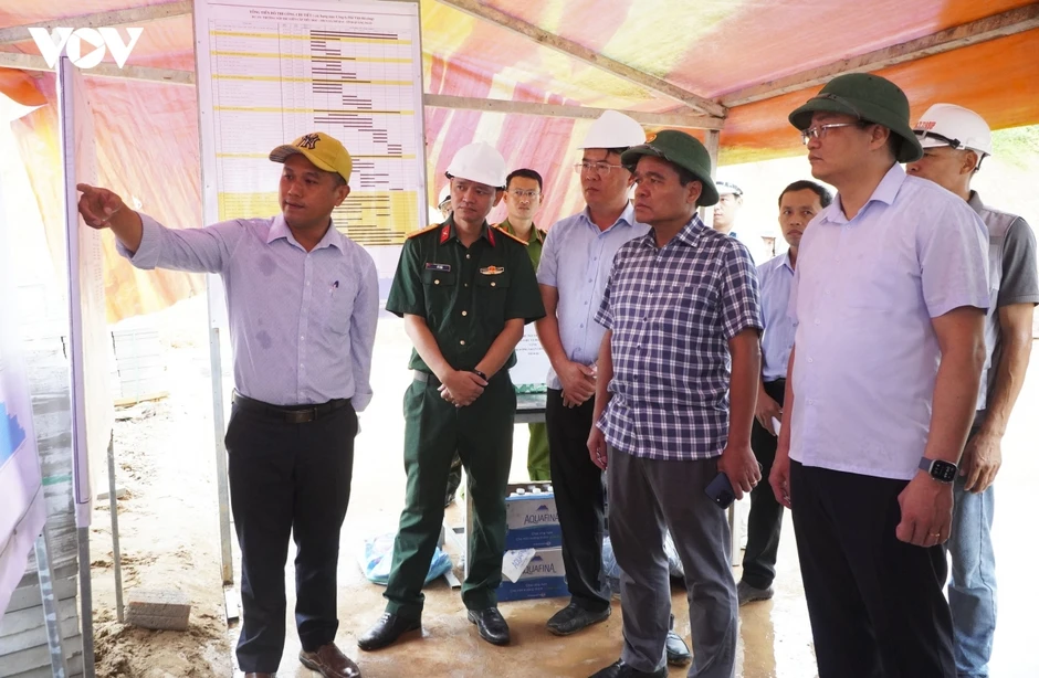 Quảng Ngãi phát động phong trào thi đua thực hiện tăng trưởng hai con số Quảng Ngãi phát động phong trào thi đua thực hiện tăng trưởng hai con số