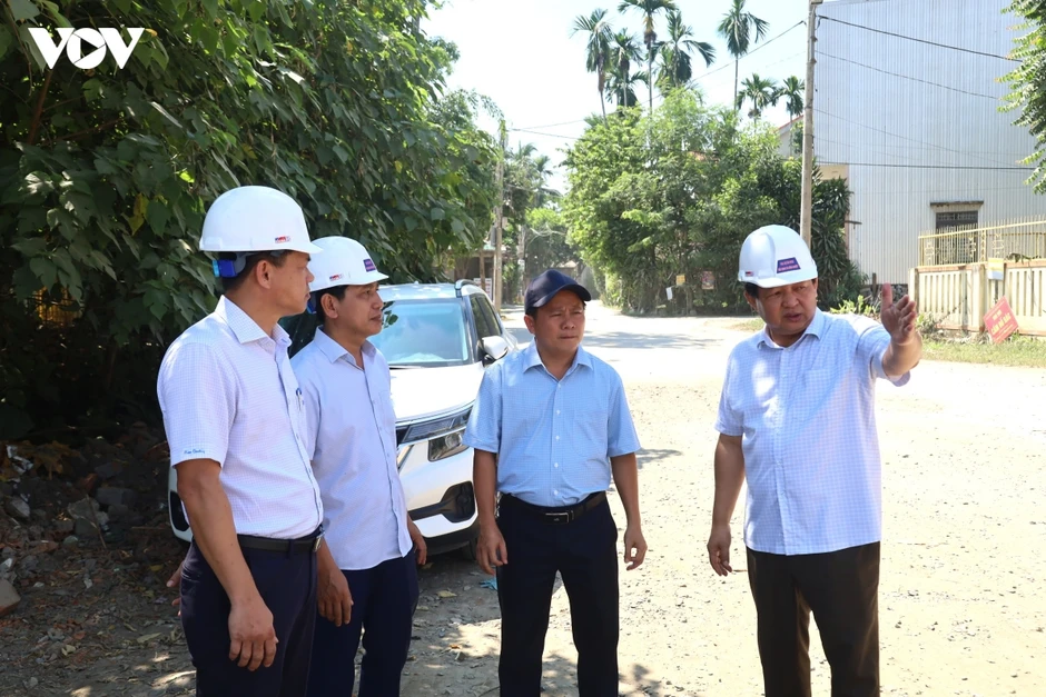 Quảng Ngãi tái khởi động Dự án đường Chu Văn An bị “đắp chiếu” 10 năm Quảng Ngãi tái khởi động Dự án đường Chu Văn An bị “đắp chiếu” 10 năm