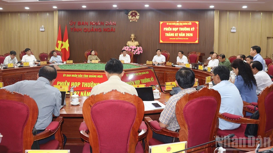 Quảng Ngãi tiếp tục xác định công nghiệp là động lực chính thúc đẩy tăng trưởng Quảng Ngãi tiếp tục xác định công nghiệp là động lực chính thúc đẩy tăng trưởng