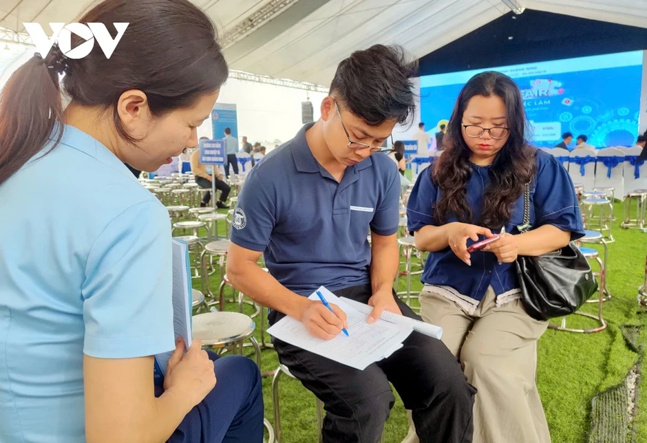 Quảng Ninh tạo sức hút để lao động hồi hương Quảng Ninh tạo sức hút để lao động hồi hương