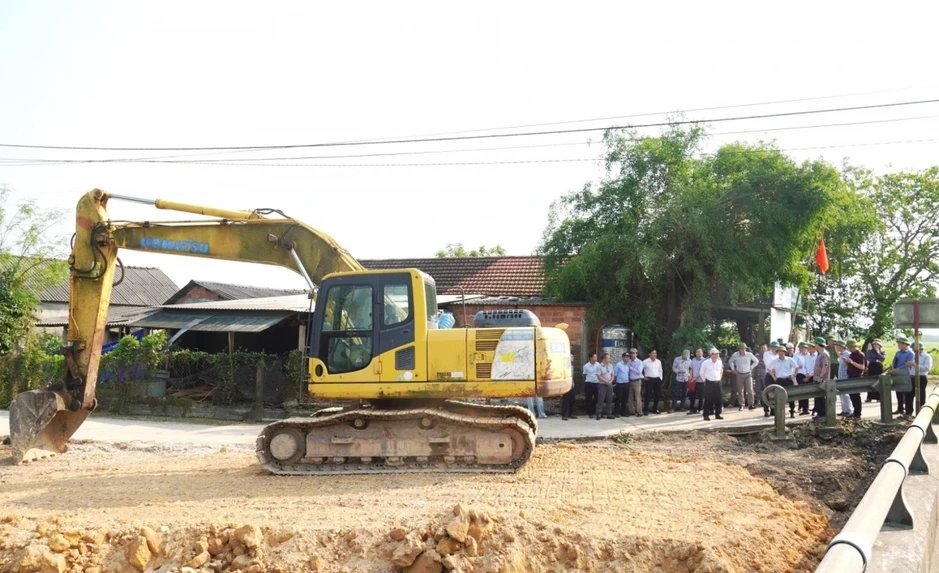 Quảng Trị: Vướng mặt bằng, dự án Quốc lộ 15D gặp khó khăn