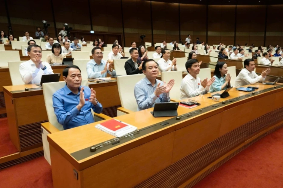 Quốc hội chốt giảm thuế với xăng, dầu về 0 đến hết tháng 6 Quốc hội chốt giảm thuế với xăng, dầu về 0 đến hết tháng 6