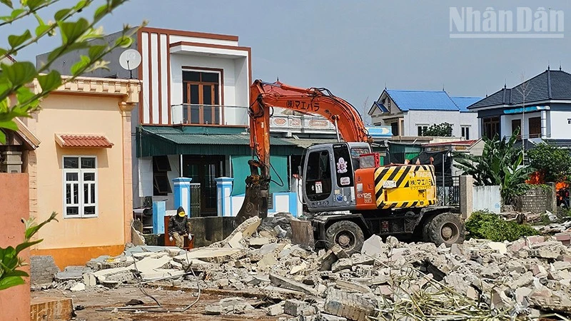 Quyết liệt giải phóng mặt bằng, thi công tuyến đường bộ ven biển qua tỉnh Thanh Hóa Quyết liệt giải phóng mặt bằng, thi công tuyến đường bộ ven biển qua tỉnh Thanh Hóa