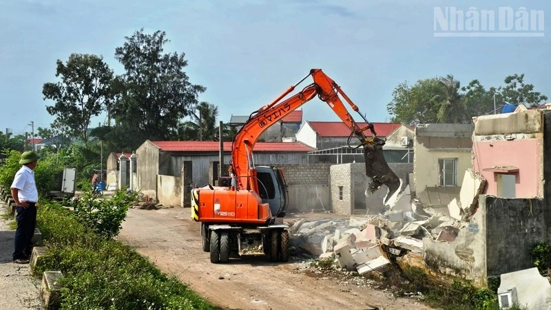 Quyết liệt giải phóng mặt bằng, thi công tuyến đường bộ ven biển qua tỉnh Thanh Hóa Quyết liệt giải phóng mặt bằng, thi công tuyến đường bộ ven biển qua tỉnh Thanh Hóa