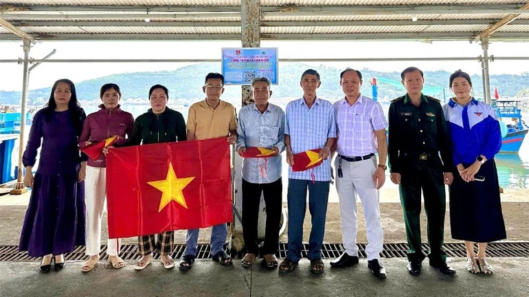 Ra mắt công trình Thanh niên “Bảng mã QR phổ biến, tuyên truyền các quy định về phòng, chống IUU” Ra mắt công trình Thanh niên “Bảng mã QR phổ biến, tuyên truyền các quy định về phòng, chống IUU”