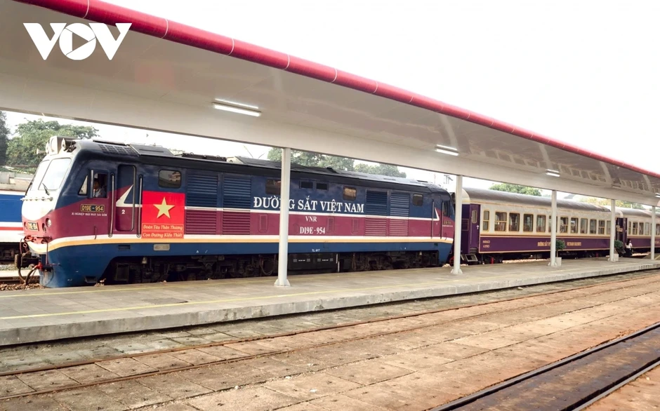Ra mắt giao diện mới đoàn tàu “Hành trình kết nối di sản miền Trung” Ra mắt giao diện mới đoàn tàu “Hành trình kết nối di sản miền Trung”
