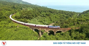Ra mắt giao diện mới đoàn tàu “Hành trình kết nối di sản miền Trung”