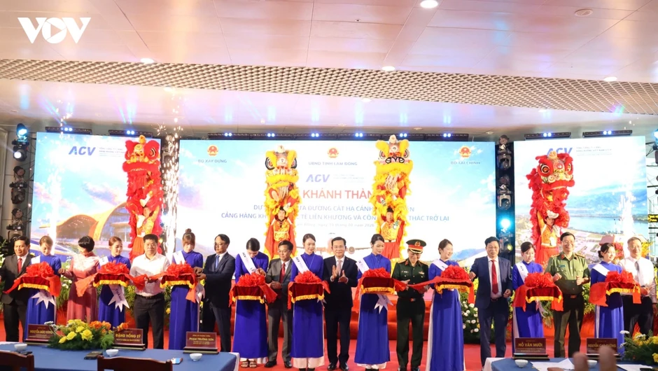 Sân bay Liên Khương chính thức hoạt động trở lại Sân bay Liên Khương chính thức hoạt động trở lại