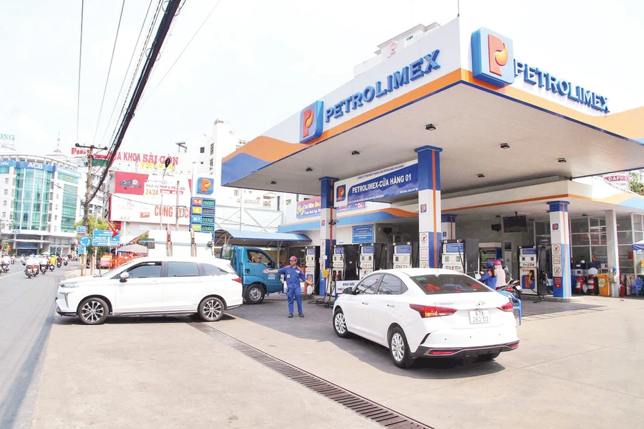 Sẵn sàng cung ứng xăng E10 trên thị trường
