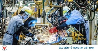 Sản xuất công nghiệp khởi sắc, ngành chế biến chế tạo tiếp tục giữ vai trò đầu tàu