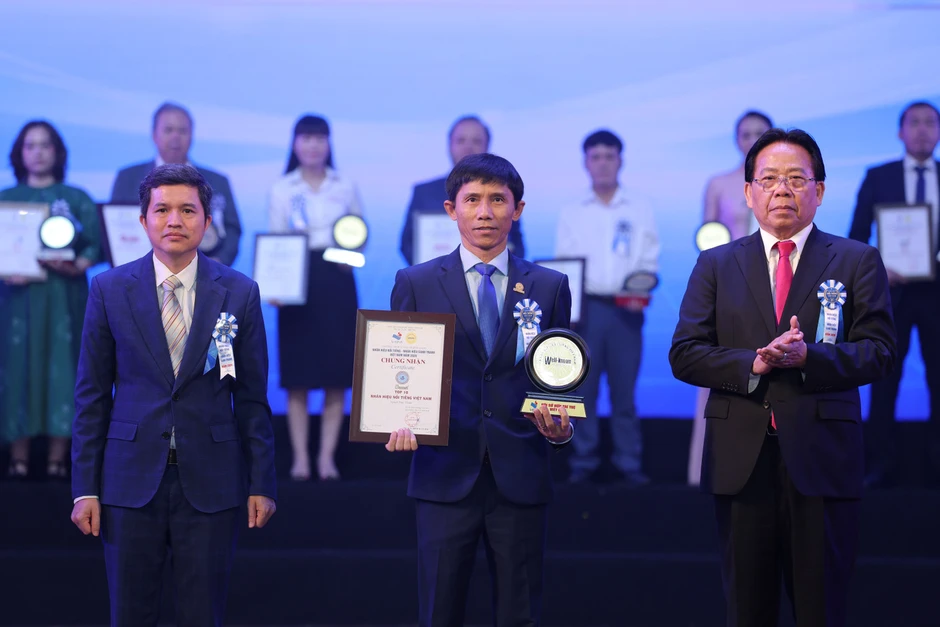 Sanest Khánh Hòa tự hào đạt top 10 nhãn hiệu nổi tiếng Việt Nam 2026 Sanest Khánh Hòa tự hào đạt top 10 nhãn hiệu nổi tiếng Việt Nam 2026