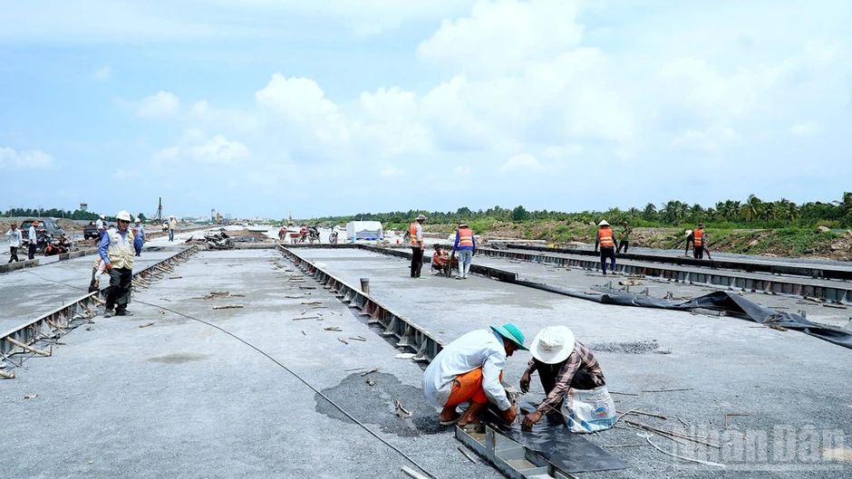 Sắp hoàn thành nâng cấp sân bay hơn 2.400 tỷ đồng tại Cà Mau Sắp hoàn thành nâng cấp sân bay hơn 2.400 tỷ đồng tại Cà Mau