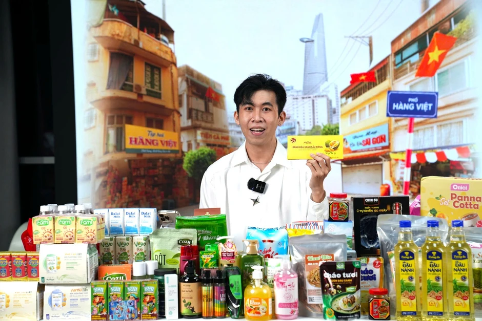 Shopee đẩy mạnh hỗ trợ SMEs Việt tăng trưởng trong kỷ nguyên mới của TMĐT Shopee đẩy mạnh hỗ trợ SMEs Việt tăng trưởng trong kỷ nguyên mới của TMĐT