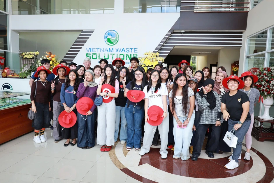 Sinh viên Singapore bất ngờ với dự án đốt phát điện quy mô tại Đa Phước Sinh viên Singapore bất ngờ với dự án đốt phát điện quy mô tại Đa Phước