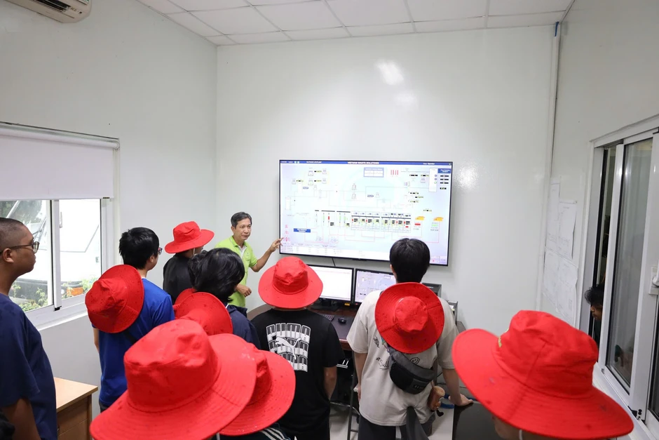 Sinh viên Singapore bất ngờ với dự án đốt phát điện quy mô tại Đa Phước Sinh viên Singapore bất ngờ với dự án đốt phát điện quy mô tại Đa Phước
