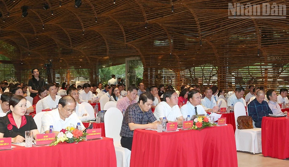 Sơn La công bố kết quả chỉ số năng lực cạnh tranh cấp sở, ngành và địa phương Sơn La công bố kết quả chỉ số năng lực cạnh tranh cấp sở, ngành và địa phương