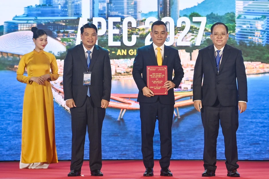 Sun Group và An Giang hợp tác đầu tư gần 100.000 tỷ đồng cho hạ tầng Phú Quốc Sun Group và An Giang hợp tác đầu tư gần 100.000 tỷ đồng cho hạ tầng Phú Quốc