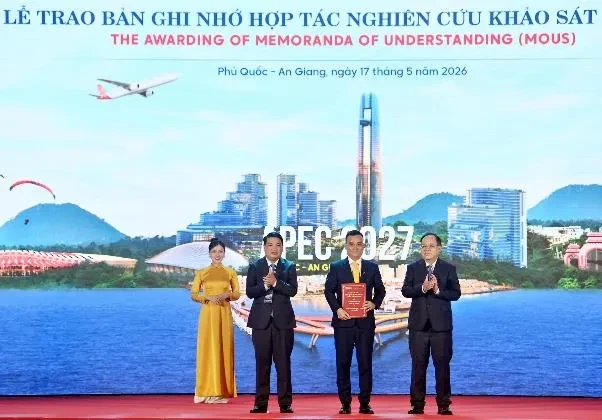 Sun Group và tỉnh An Giang ký biên bản ghi nhớ hợp tác hơn 10 dự án hạ tầng và du lịch Sun Group và tỉnh An Giang ký biên bản ghi nhớ hợp tác hơn 10 dự án hạ tầng và du lịch