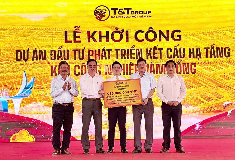 T&T Group của Bầu Hiển khởi công khu công nghiệp gần 200 ha tại ĐBSCL T&T Group của Bầu Hiển khởi công khu công nghiệp gần 200 ha tại ĐBSCL