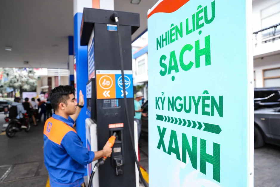 Tại sao không bán song song xăng khoáng và E10?