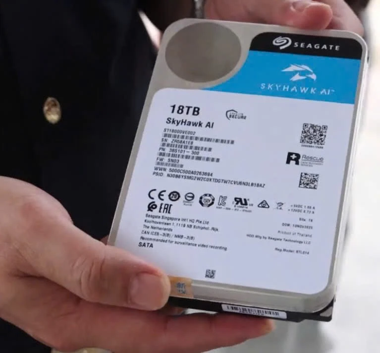 Tạm giữ lô hàng ổ cứng trị giá hơn 3,5 tỷ đồng có dấu hiệu xâm phạm quyền sở hữu trí tuệ