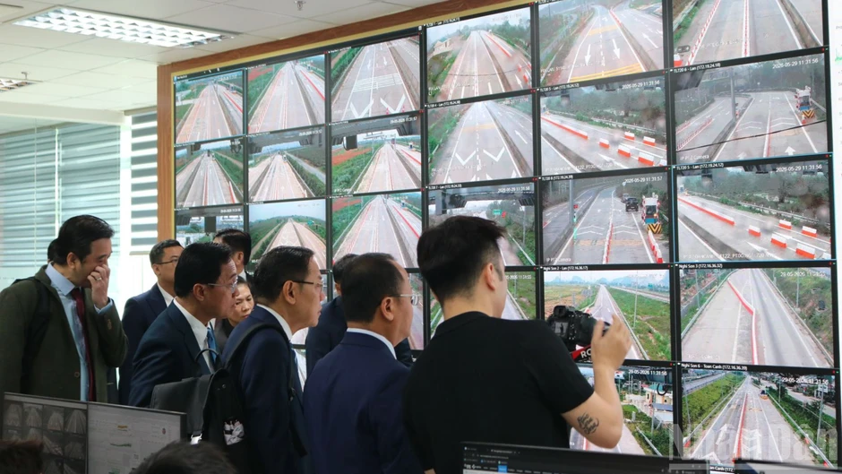 Tăng cường hợp tác Việt Nam-Lào trong quản lý hạ tầng giao thông và chuyển đổi số Tăng cường hợp tác Việt Nam-Lào trong quản lý hạ tầng giao thông và chuyển đổi số