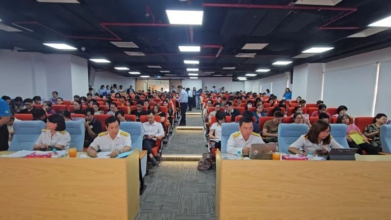 Tăng cường tuyên truyền chính sách thuế mới cho hộ, cá nhân kinh doanh Tăng cường tuyên truyền chính sách thuế mới cho hộ, cá nhân kinh doanh