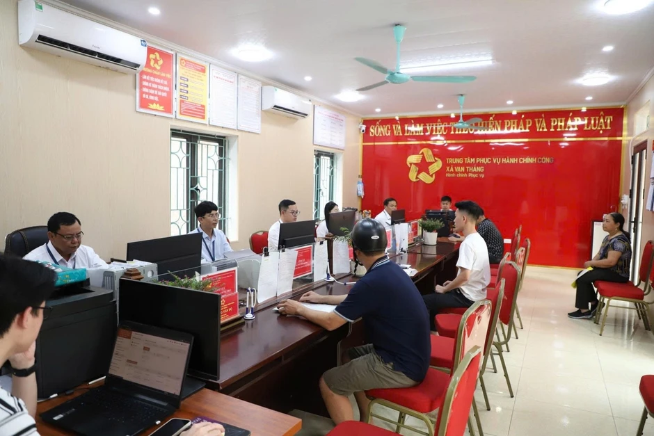 Tăng trưởng 10%: Giải bài toán "đói vốn" và nâng chất lượng cán bộ cơ sở Tăng trưởng 10%: Giải bài toán "đói vốn" và nâng chất lượng cán bộ cơ sở