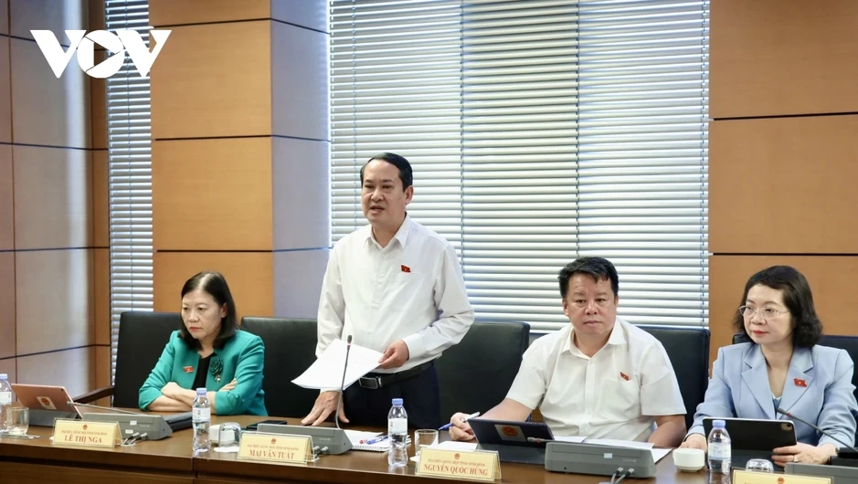Tăng trưởng 10%: Giải bài toán "đói vốn" và nâng chất lượng cán bộ cơ sở Tăng trưởng 10%: Giải bài toán "đói vốn" và nâng chất lượng cán bộ cơ sở