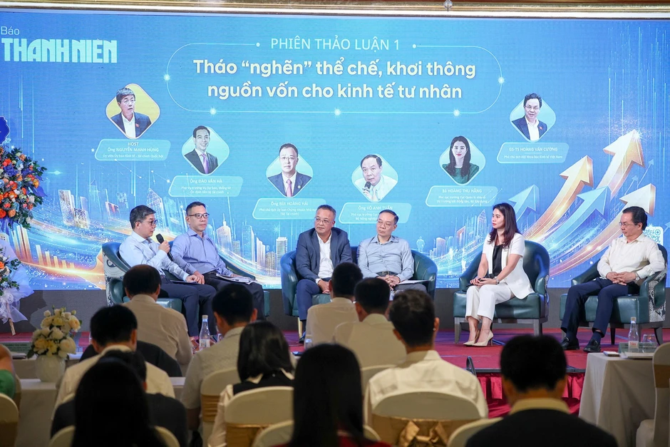 Tăng trưởng 2 con số: Động lực từ kinh tế tư nhân Tăng trưởng 2 con số: Động lực từ kinh tế tư nhân