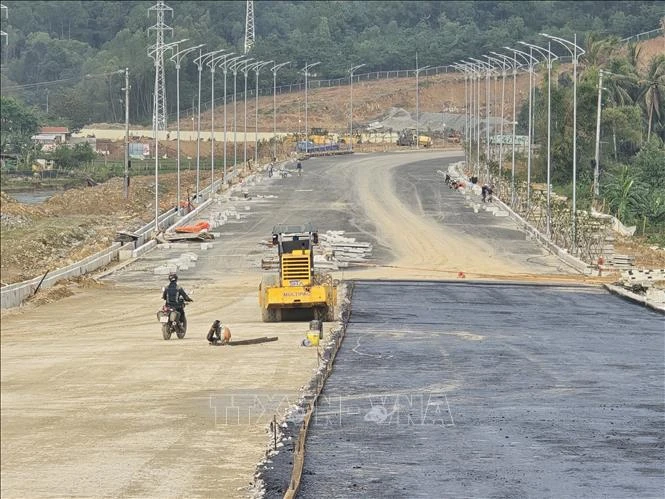 Tạo nguồn hàng cho cửa ngõ logistics miền Trung Tạo nguồn hàng cho cửa ngõ logistics miền Trung