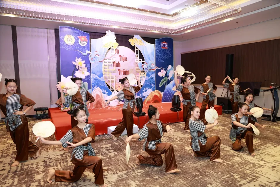 Tập đoàn DIC tổ chức chương trình Trung thu “Dạ tiệc ánh trăng” năm 2026 Tập đoàn DIC tổ chức chương trình Trung thu “Dạ tiệc ánh trăng” năm 2026