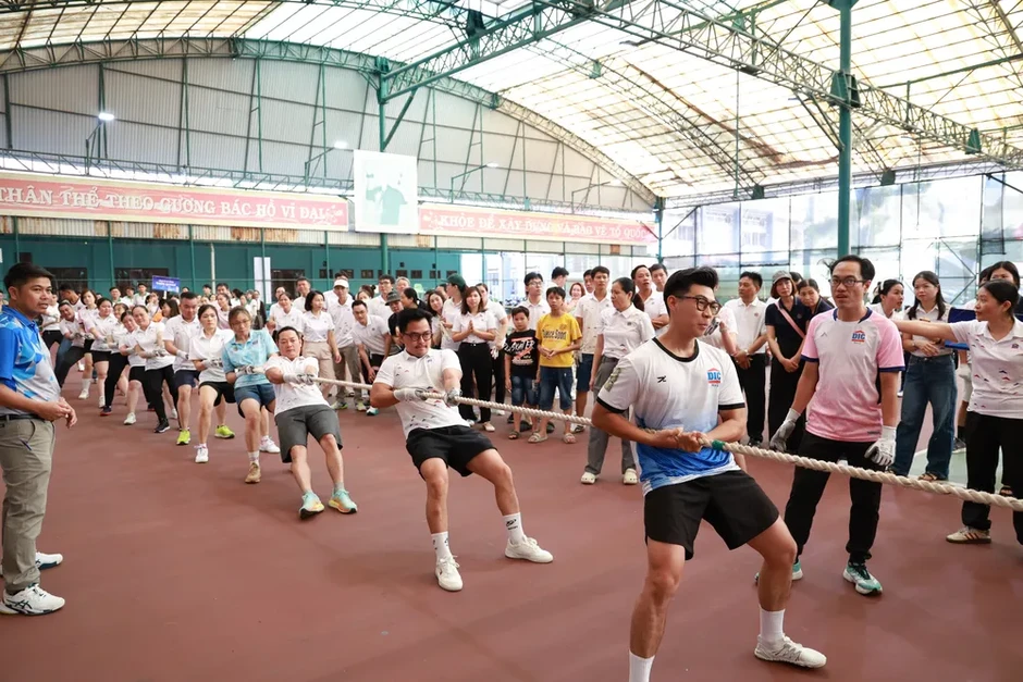 Tập đoàn DIC tổ chức tổng kết, trao giải hoạt động thể thao – văn nghệ kỷ niệm 36 năm thành lập Tập đoàn DIC tổ chức tổng kết, trao giải hoạt động thể thao – văn nghệ kỷ niệm 36 năm thành lập