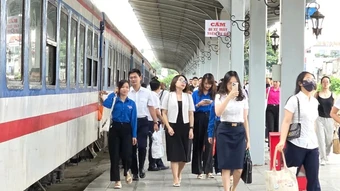 Tàu chuyên dụng đưa đón y, bác sĩ giữa Hà Nội và Ninh Bình vận hành từ 26/6