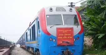 Tàu chuyên tuyến Tô Châu-Việt Nam giảm 10% chi phí logistics