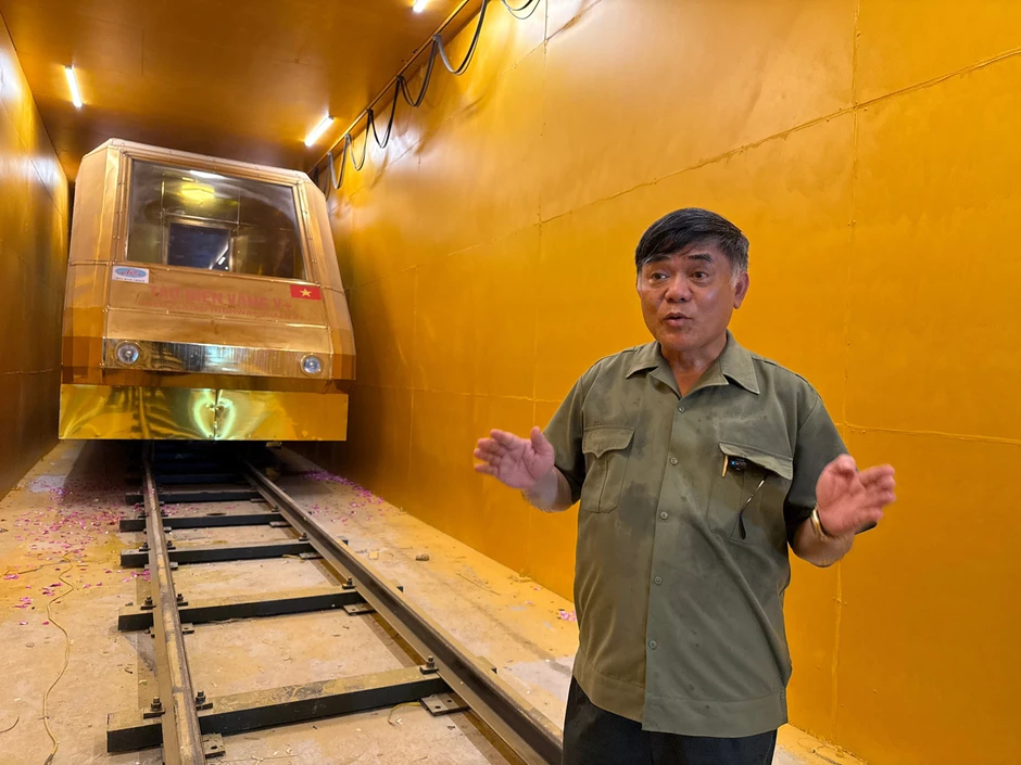 Tàu điện dát vàng thử nghiệm chạy ngầm tại Hà Nội