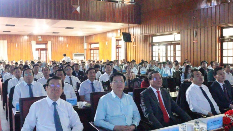 Tây Ninh đặt mục tiêu trở thành tỉnh phát triển năng động, xanh, bền vững Tây Ninh đặt mục tiêu trở thành tỉnh phát triển năng động, xanh, bền vững