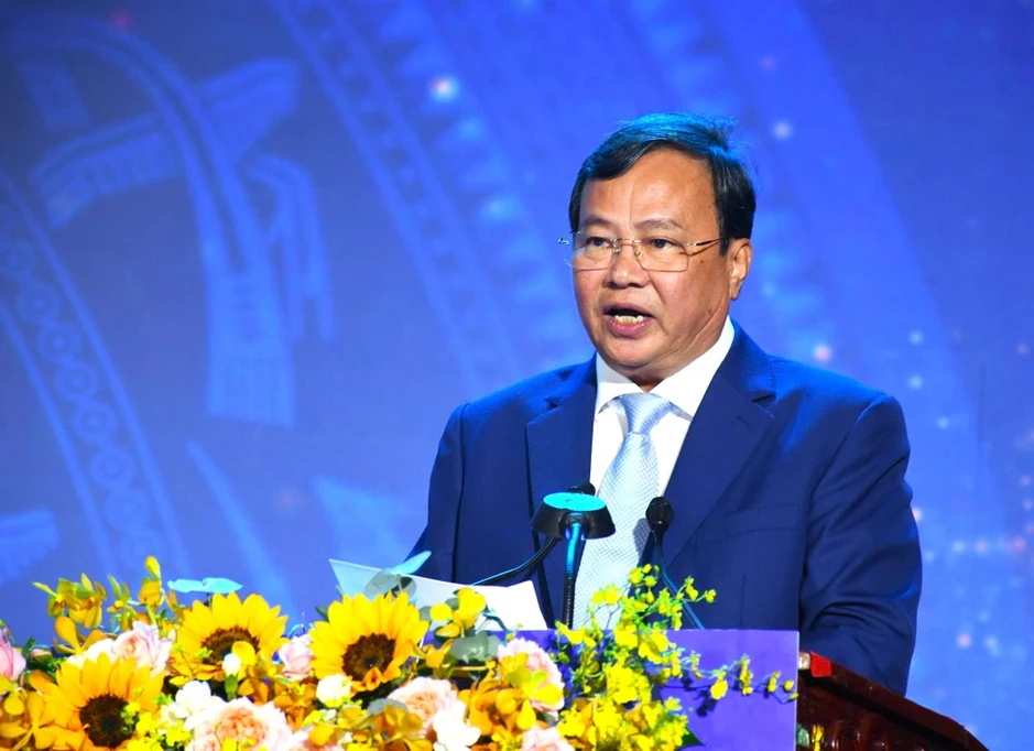 Tây Ninh trao quyết định đầu tư 3 khu công nghiệp, tăng tốc thu hút doanh nghiệp Tây Ninh trao quyết định đầu tư 3 khu công nghiệp, tăng tốc thu hút doanh nghiệp
