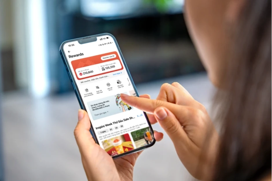 Techcombank đồng hành trong mọi chi tiêu hàng ngày của khách hàng Techcombank đồng hành trong mọi chi tiêu hàng ngày của khách hàng