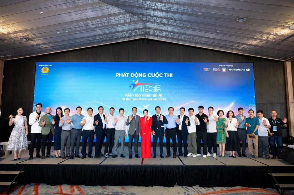 Techcombank tiếp tục đồng tổ chức và tài trợ độc quyền 'AI Thực Chiến' mùa 2 Techcombank tiếp tục đồng tổ chức và tài trợ độc quyền 'AI Thực Chiến' mùa 2
