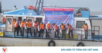 Thả hơn 2 triệu con tôm sú giống tái tạo nguồn lợi thủy sản ở Cà Mau