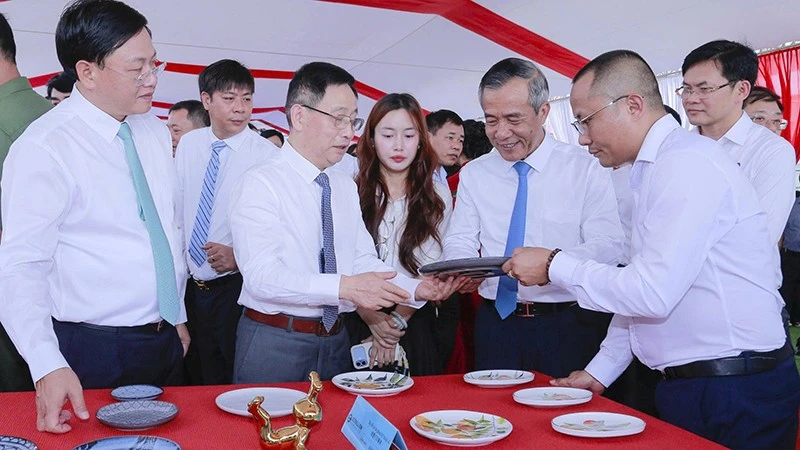 Thanh Hóa: Khánh thành dự án Thung lũng Gốm sứ Asean Việt Nam - giai đoạn I Thanh Hóa: Khánh thành dự án Thung lũng Gốm sứ Asean Việt Nam - giai đoạn I
