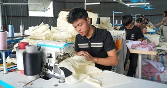 Thanh khoản căng, lãi suất khó hạ