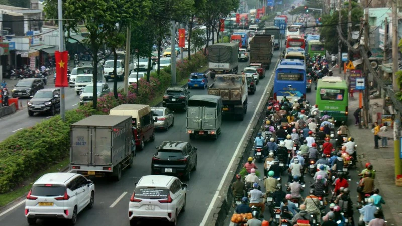 Thành phố Hồ Chí Minh: Đẩy mạnh chi trả đền bù hai dự án mở rộng cửa ngõ ra vào thành phố Thành phố Hồ Chí Minh: Đẩy mạnh chi trả đền bù hai dự án mở rộng cửa ngõ ra vào thành phố