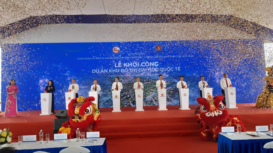Thành phố Hồ Chí Minh khởi công các dự án hạ tầng trọng điểm tổng vốn đầu tư hơn 263 nghìn tỷ đồng Thành phố Hồ Chí Minh khởi công các dự án hạ tầng trọng điểm tổng vốn đầu tư hơn 263 nghìn tỷ đồng