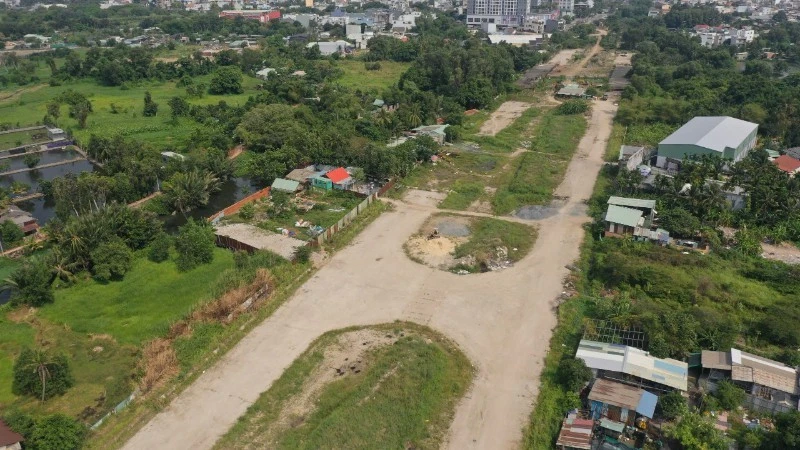 Thành phố Hồ Chí Minh: Nhộn nhịp trên công trường dự án Vành đai 2